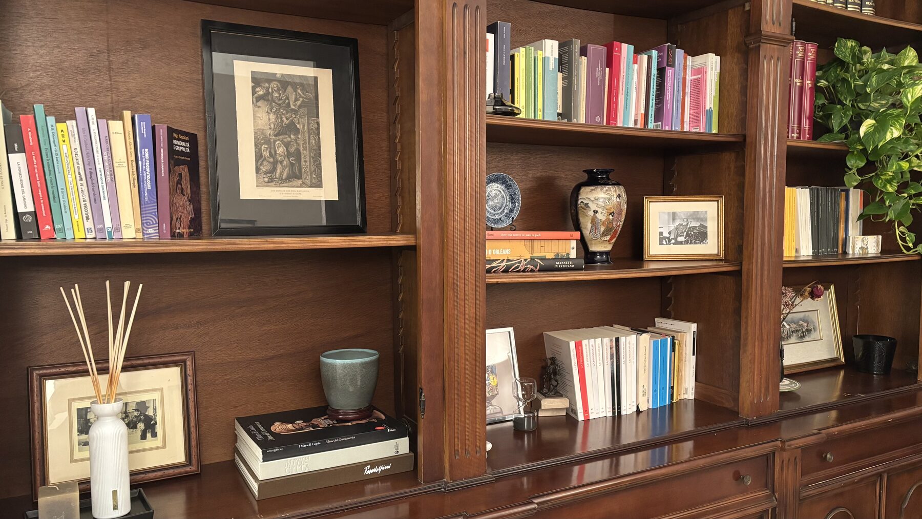 La libreria dello studio
